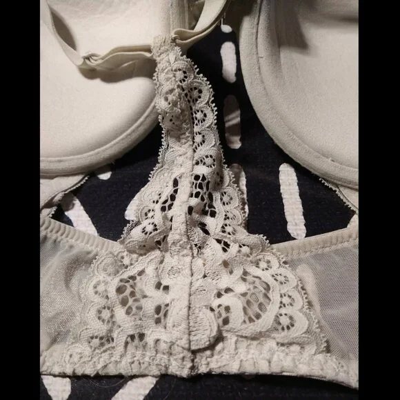 Auden White Front Clasp Bra - Picture 3 of 7